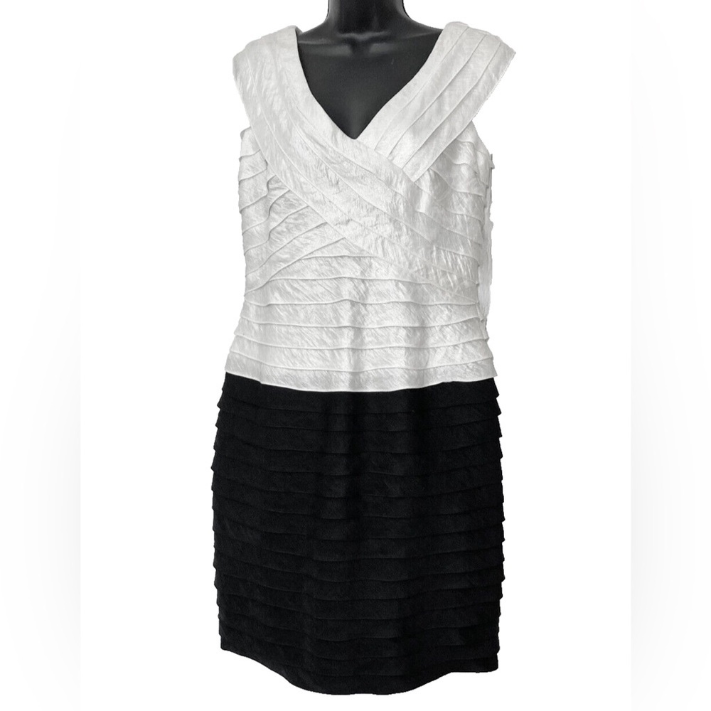 Adrianna Papell Tiered Pleated V-neck Cocktail Dress 12